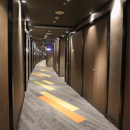 Abu Dhabi Airport Hotel T1 International Departures 외부 사진