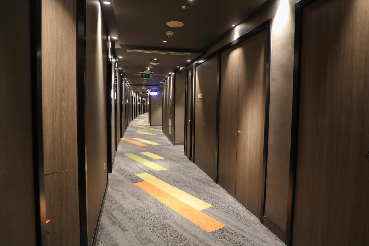 Abu Dhabi Airport Hotel T1 International Departures 외부 사진
