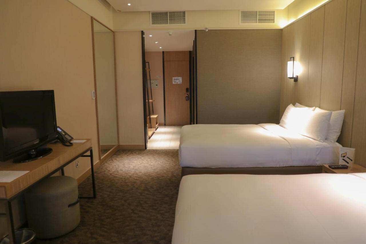 Abu Dhabi Airport Hotel T1 International Departures 외부 사진