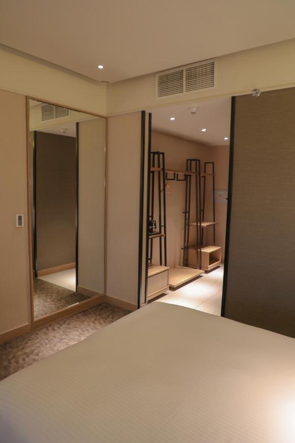Abu Dhabi Airport Hotel T1 International Departures 외부 사진